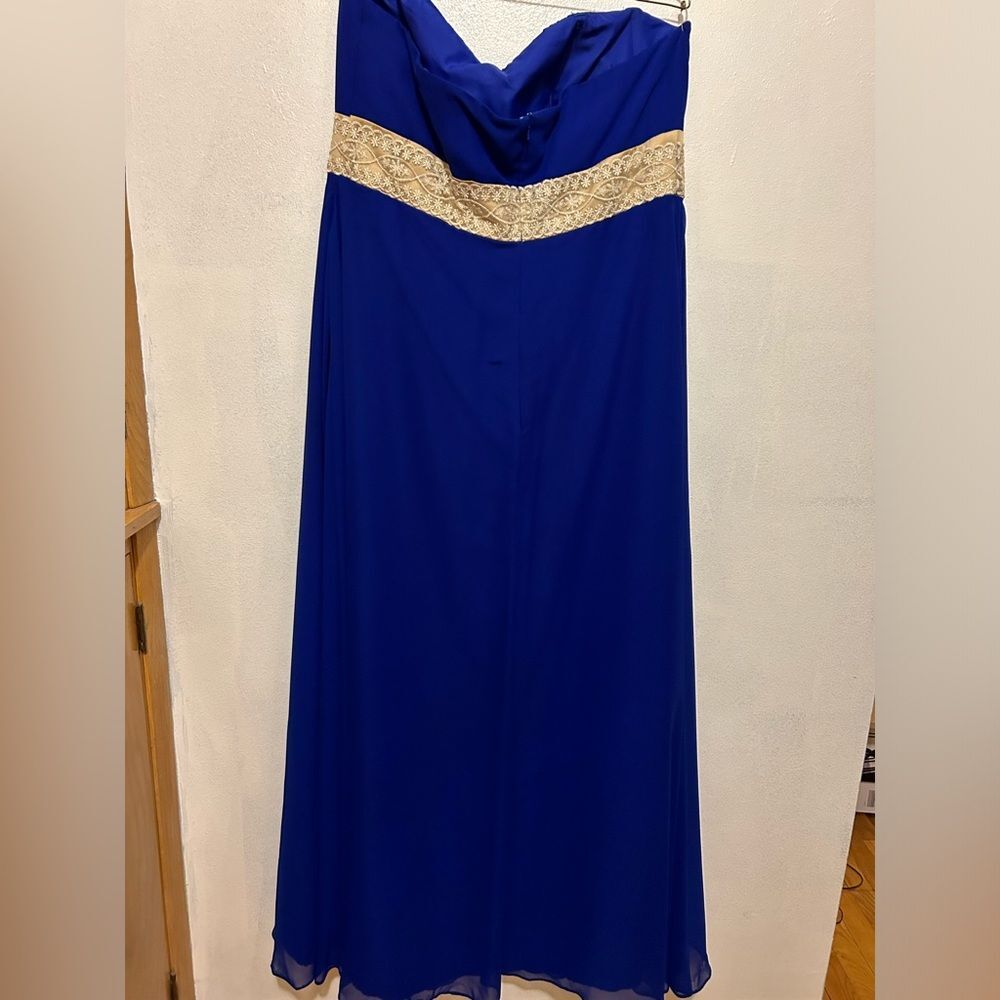Lily formal dress size 24w - Picture 2 of 10